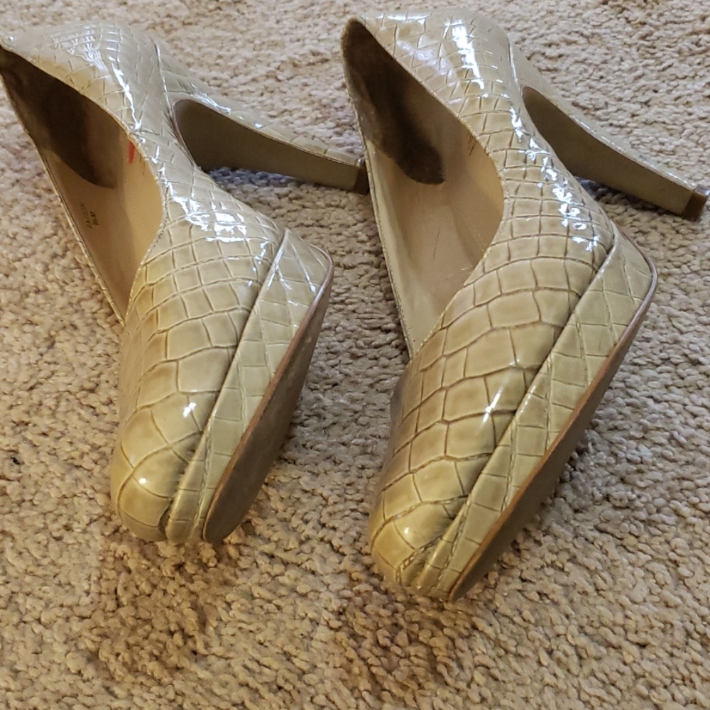 Shoes - Picture 7 of 7